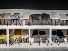 Refeitório de pernas metálicas com cadeira de jantar estofada