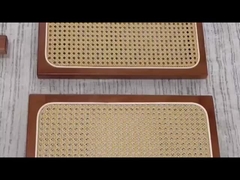 Cadeiras de jantar de madeira e de cana para festas