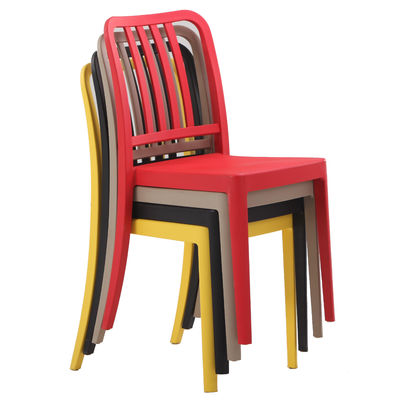 comprar Cadeira de banquete de plástico de resina de PP empilhável para banquete e interior exterior durável Fabricação em linha