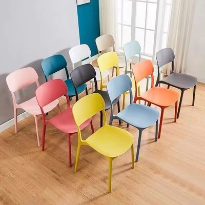 comprar Mobiliário de restaurante de hotel Cadeiras empilháveis Cores personalizadas Design nórdico para sala de jantar moderna Fabricação em linha