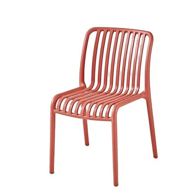 comprar Cadeiras de jantar de ferro forjado para fora Cadeiras de jantar de plástico empilháveis vermelhas Fabricação em linha