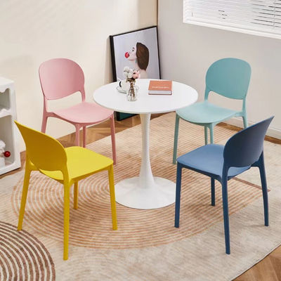 Modernas cadeiras de refeição em plástico em plástico em estilo de design colorido popular para cozinha