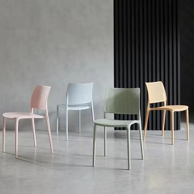 Cadeira de jantar exterior empilhável em material plástico PP colorido para móveis modernos para casa W41.5*L55*H79 *SH45.5cm