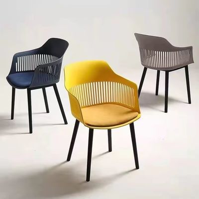 Cadeiras de plástico amarelo para refeições europeias Cadeiras de plástico preto para refeições